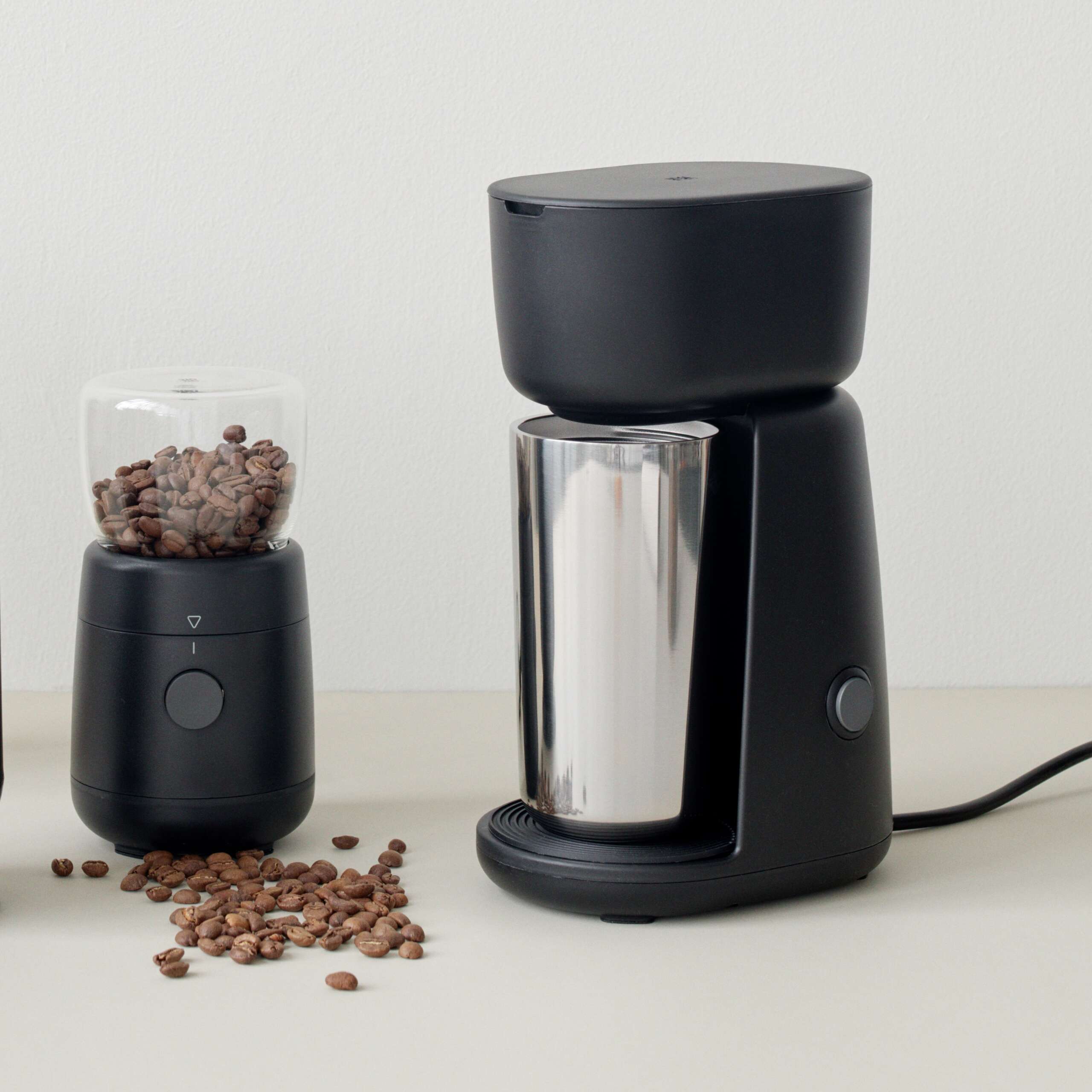 Kaffekværn, kaffemaskine & krus