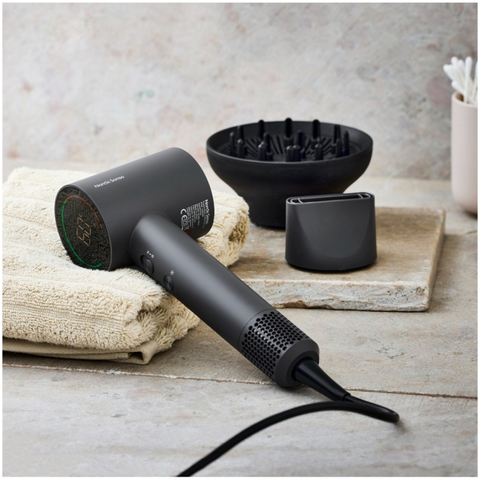 Skånsom hårtørrer med AI – ideel til fint hår og sart hovedbund