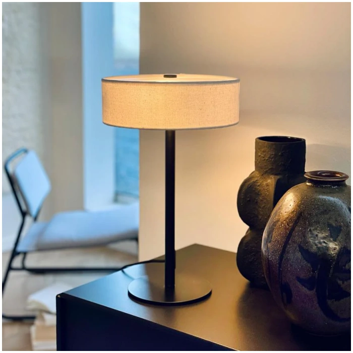 Calix bordlampe – natur/sort